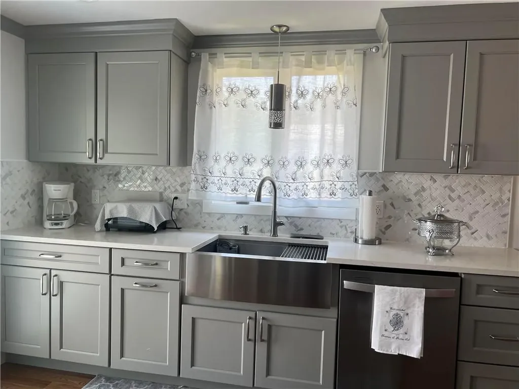 26 Kent Street Cumberland RI 02864