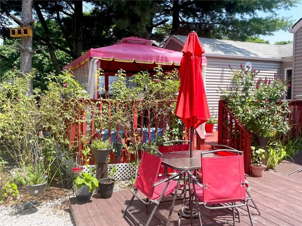 27 Napoleon Street Woonsocket RI 02895