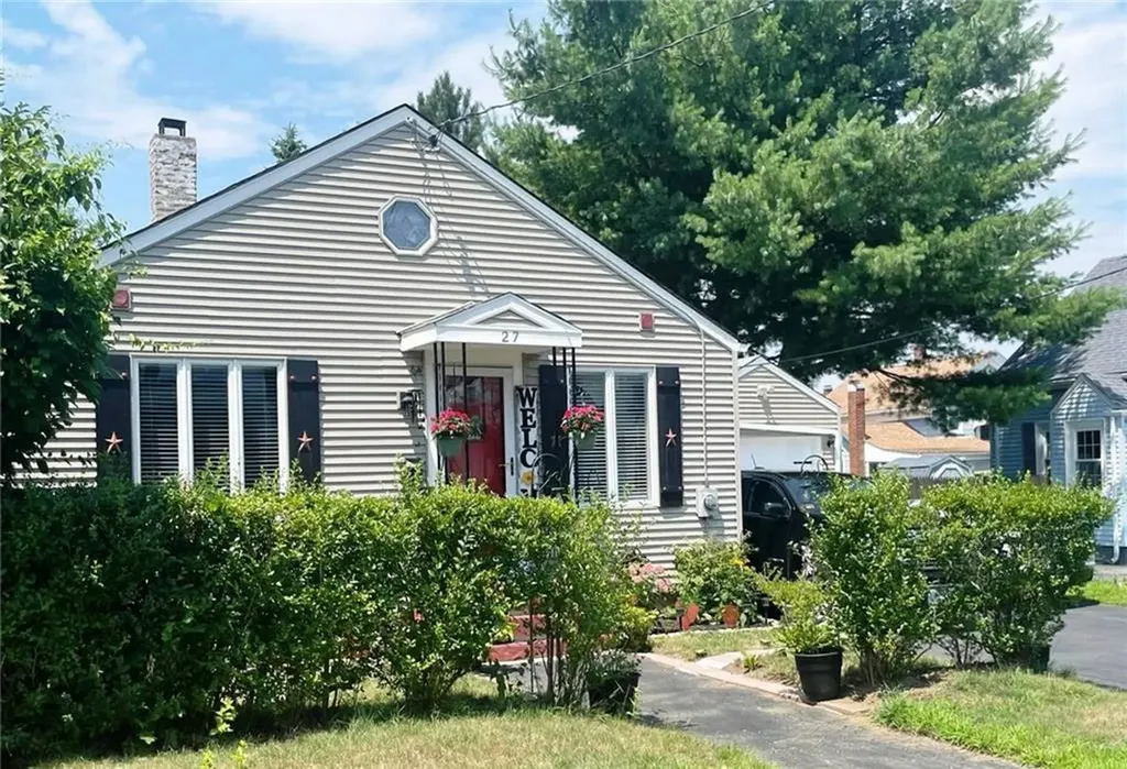 27 Napoleon Street Woonsocket RI 02895