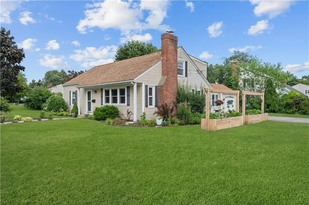 76 Sweetfern Road Warwick RI 02888