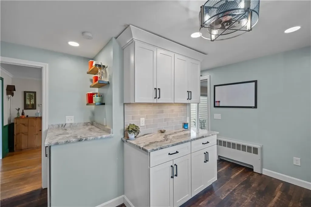 76 Sweetfern Road Warwick RI 02888