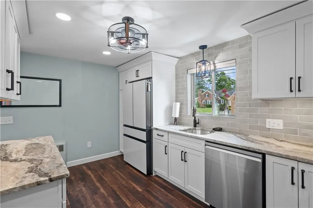 76 Sweetfern Road Warwick RI 02888
