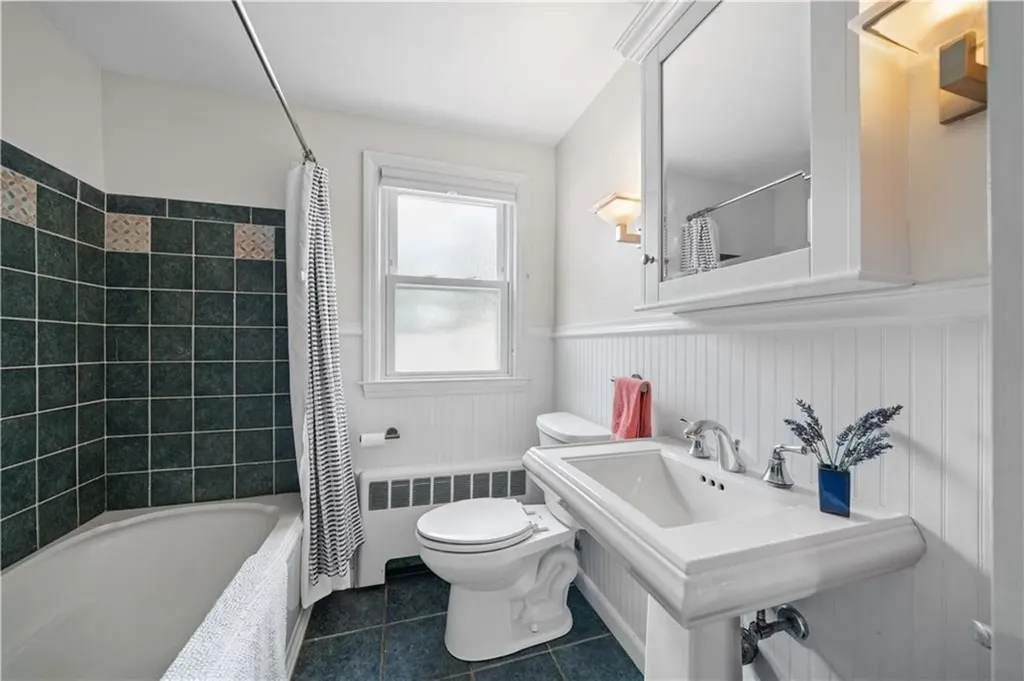 76 Sweetfern Road Warwick RI 02888