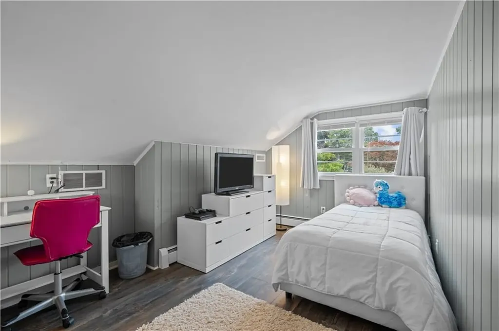 76 Sweetfern Road Warwick RI 02888