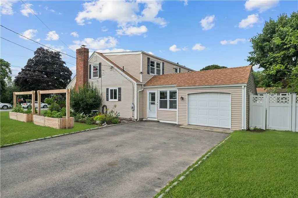 76 Sweetfern Road Warwick RI 02888