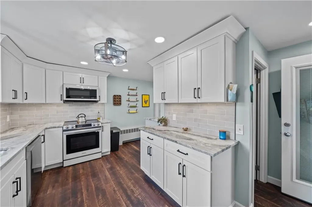 76 Sweetfern Road Warwick RI 02888