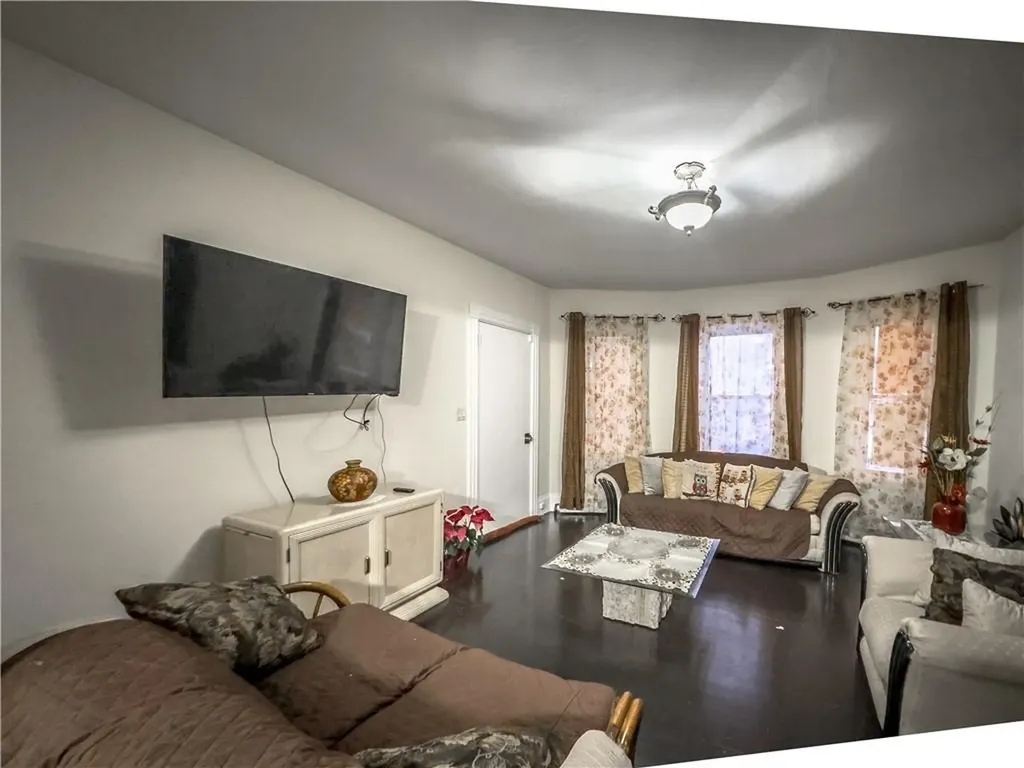50 52 Lisbon Street Providence RI 02908