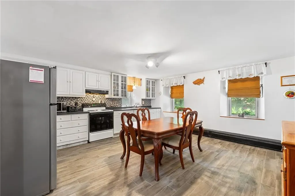 472 Central Avenue Johnston RI 02919