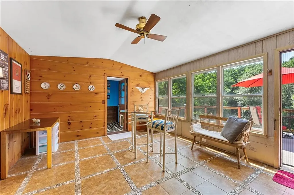 472 Central Avenue Johnston RI 02919