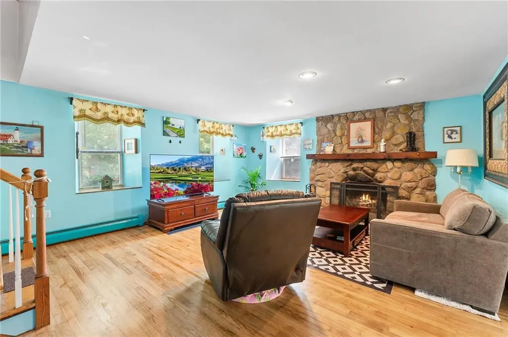 472 Central Avenue Johnston RI 02919
