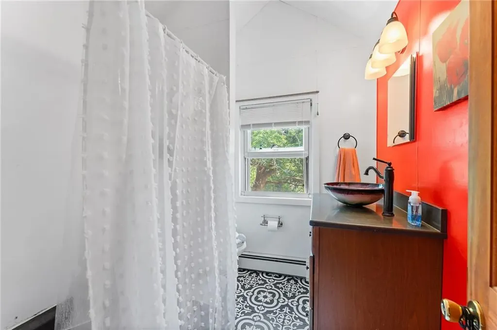 472 Central Avenue Johnston RI 02919