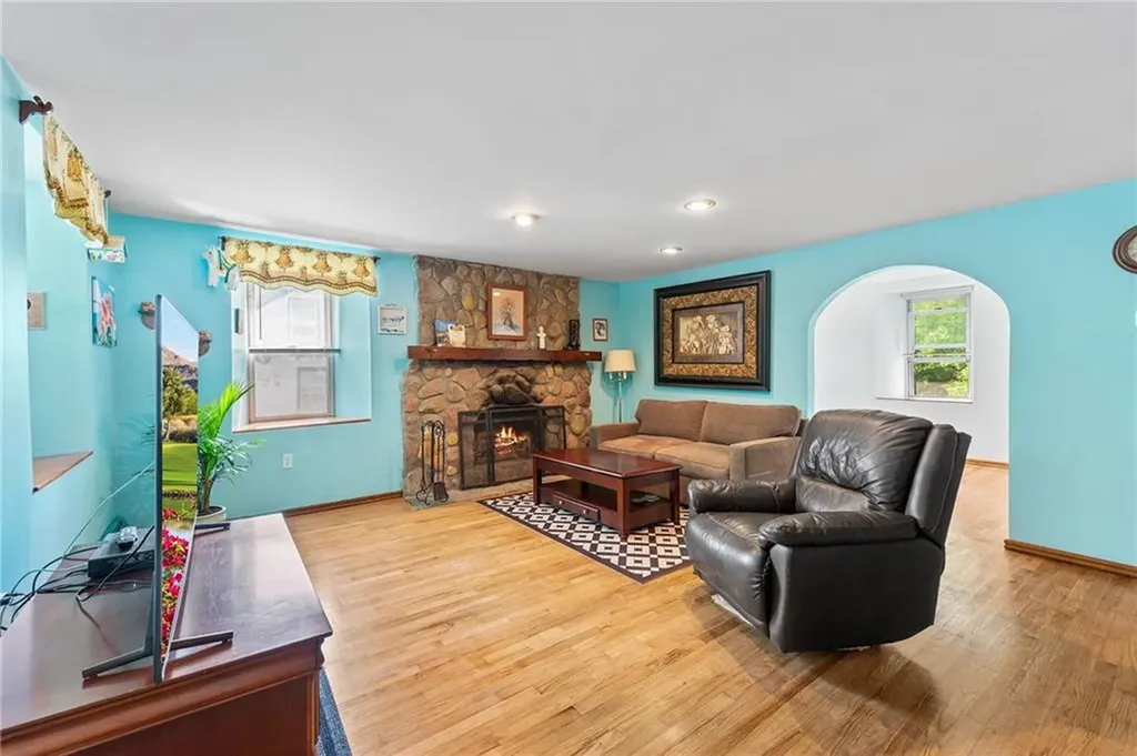 472 Central Avenue Johnston RI 02919