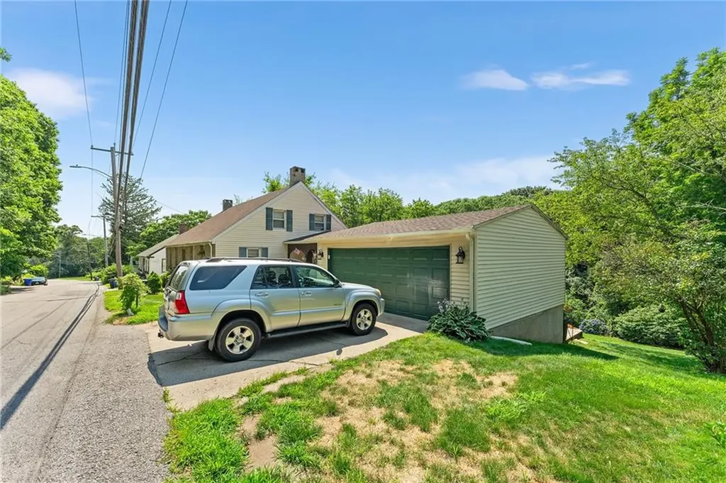 472 Central Avenue Johnston RI 02919
