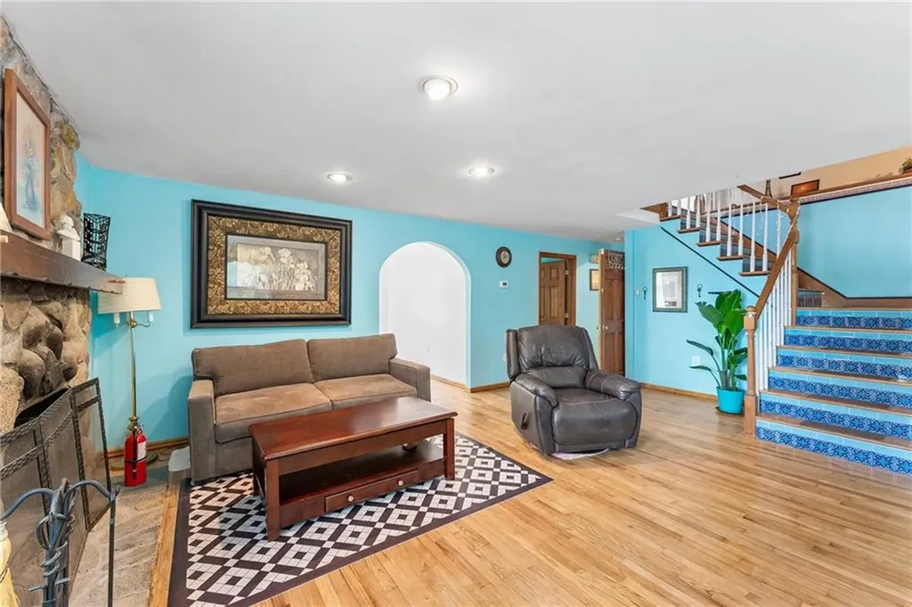 472 Central Avenue Johnston RI 02919