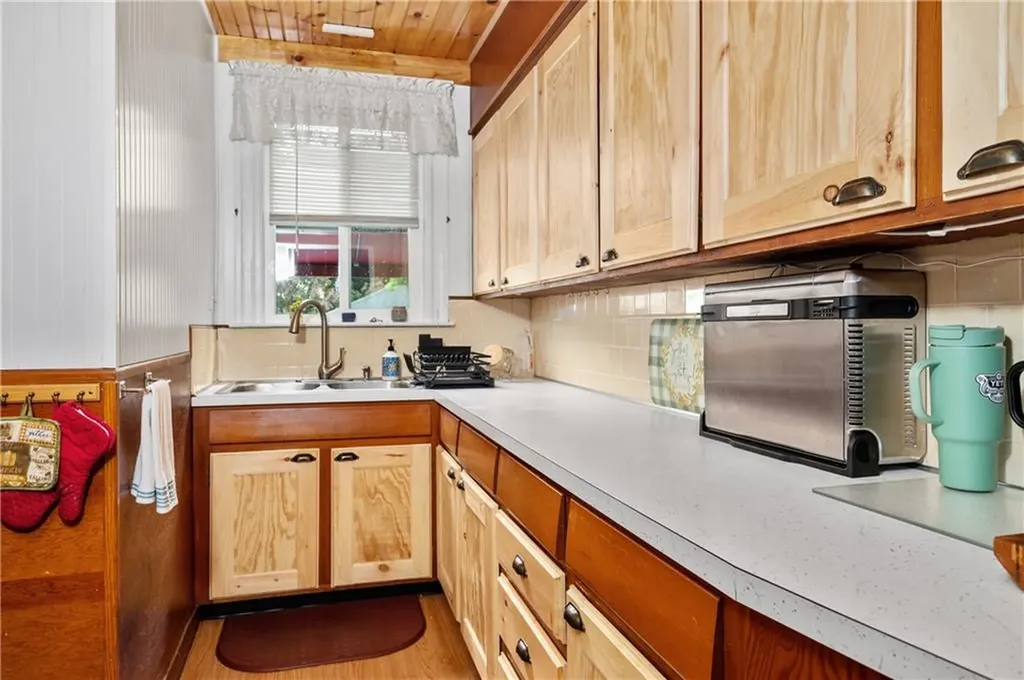 60 Newport Street Woonsocket RI 02895