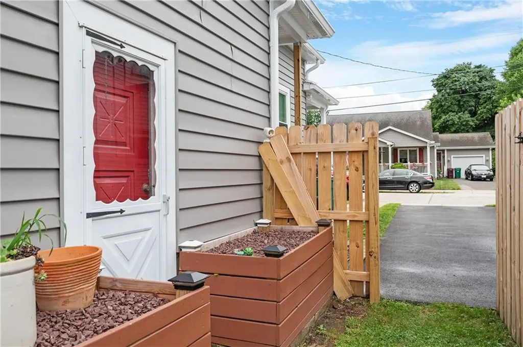 60 Newport Street Woonsocket RI 02895