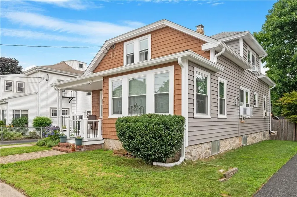 60 Newport Street Woonsocket RI 02895