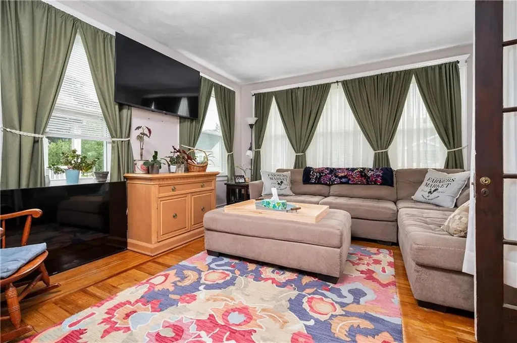 60 Newport Street Woonsocket RI 02895