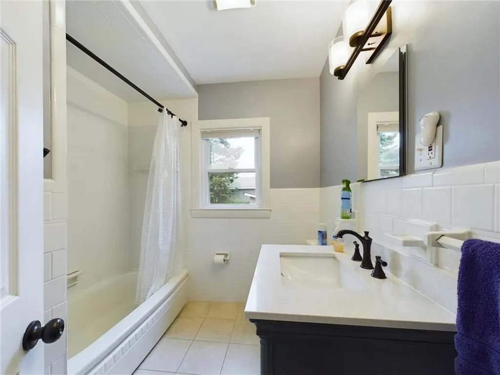 98 Nassau Street East Providence RI 02914