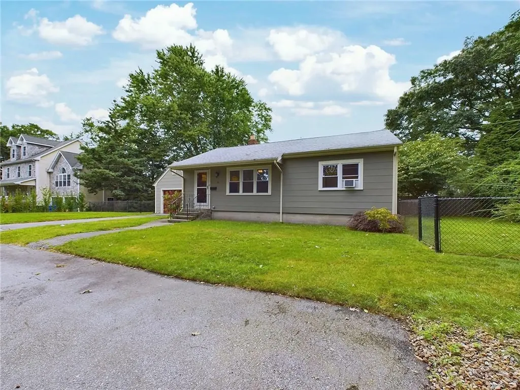 98 Nassau Street East Providence RI 02914