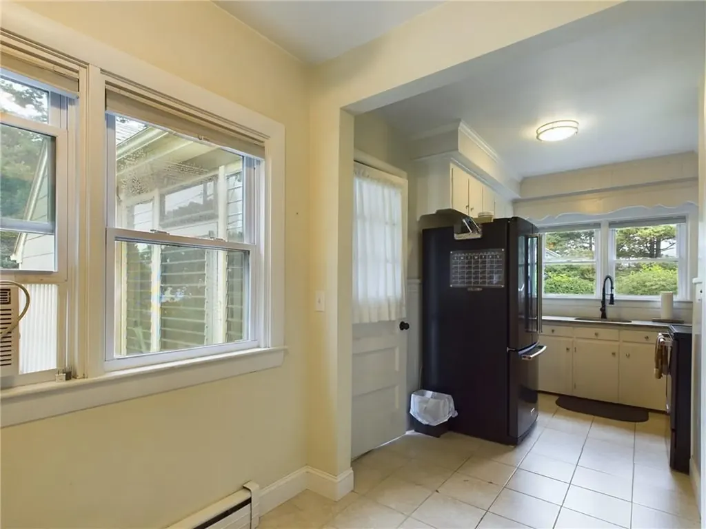 98 Nassau Street East Providence RI 02914