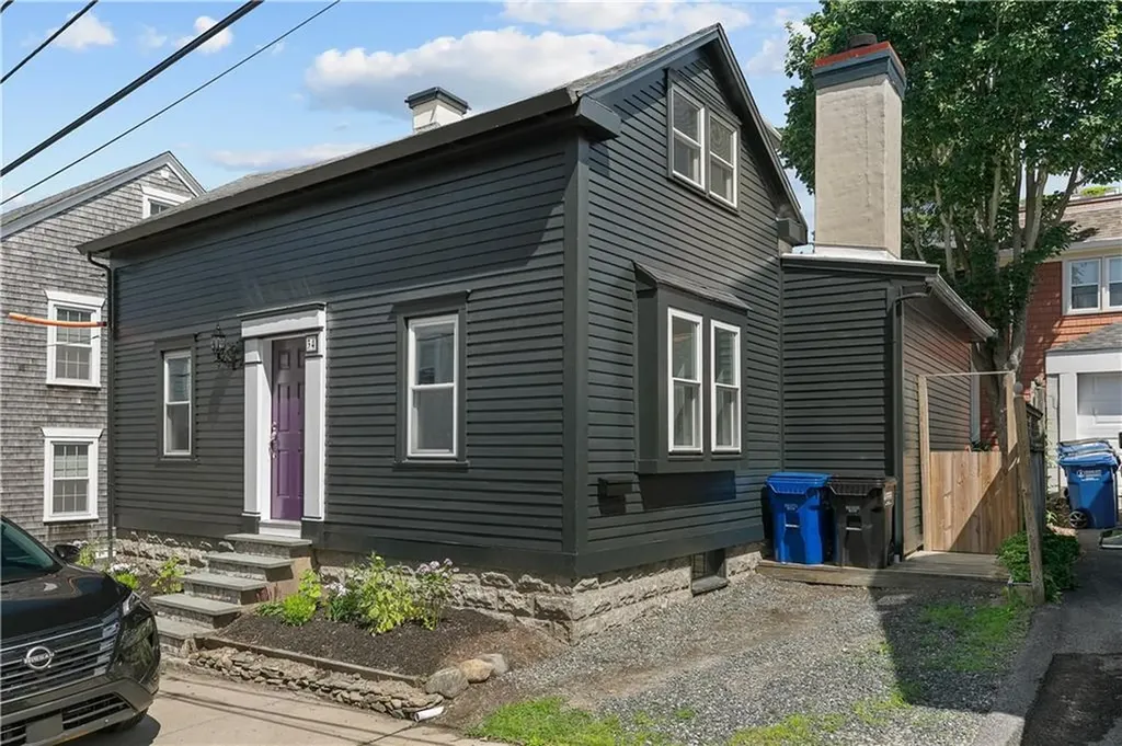 34 Pope Street Newport RI 02840