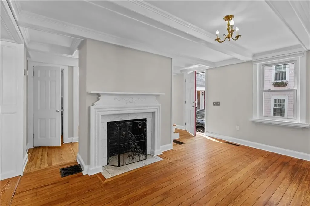 34 Pope Street Newport RI 02840