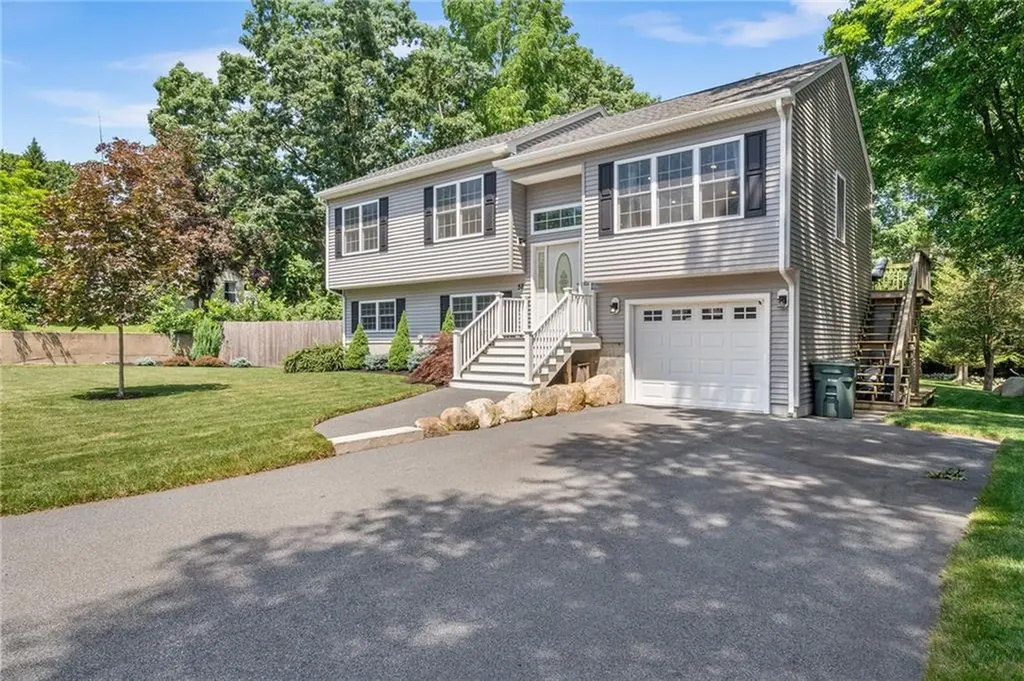 58 Taft Street Coventry RI 02816