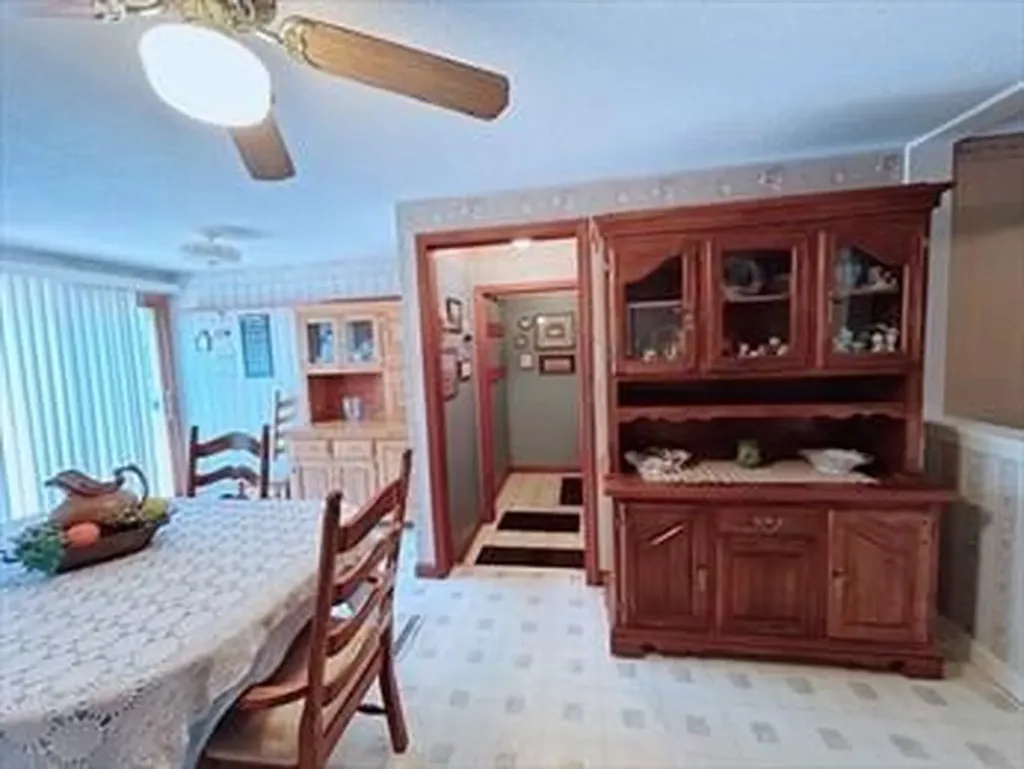28 Carl Drive Tiverton RI 02878