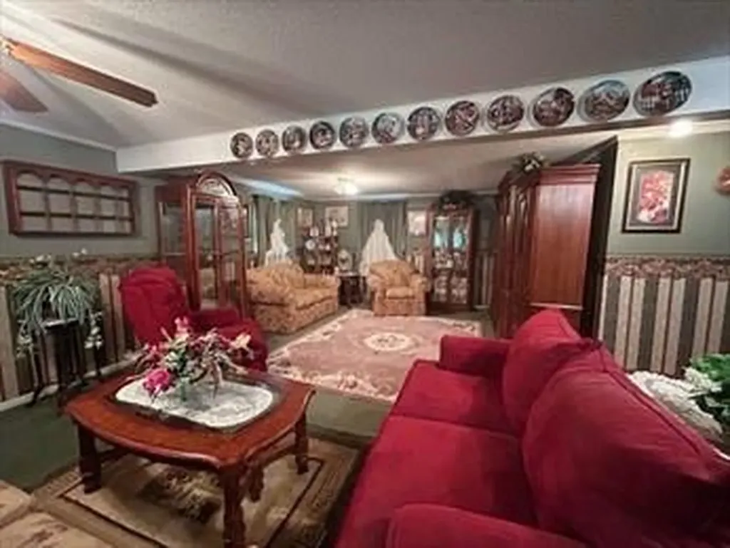 28 Carl Drive Tiverton RI 02878
