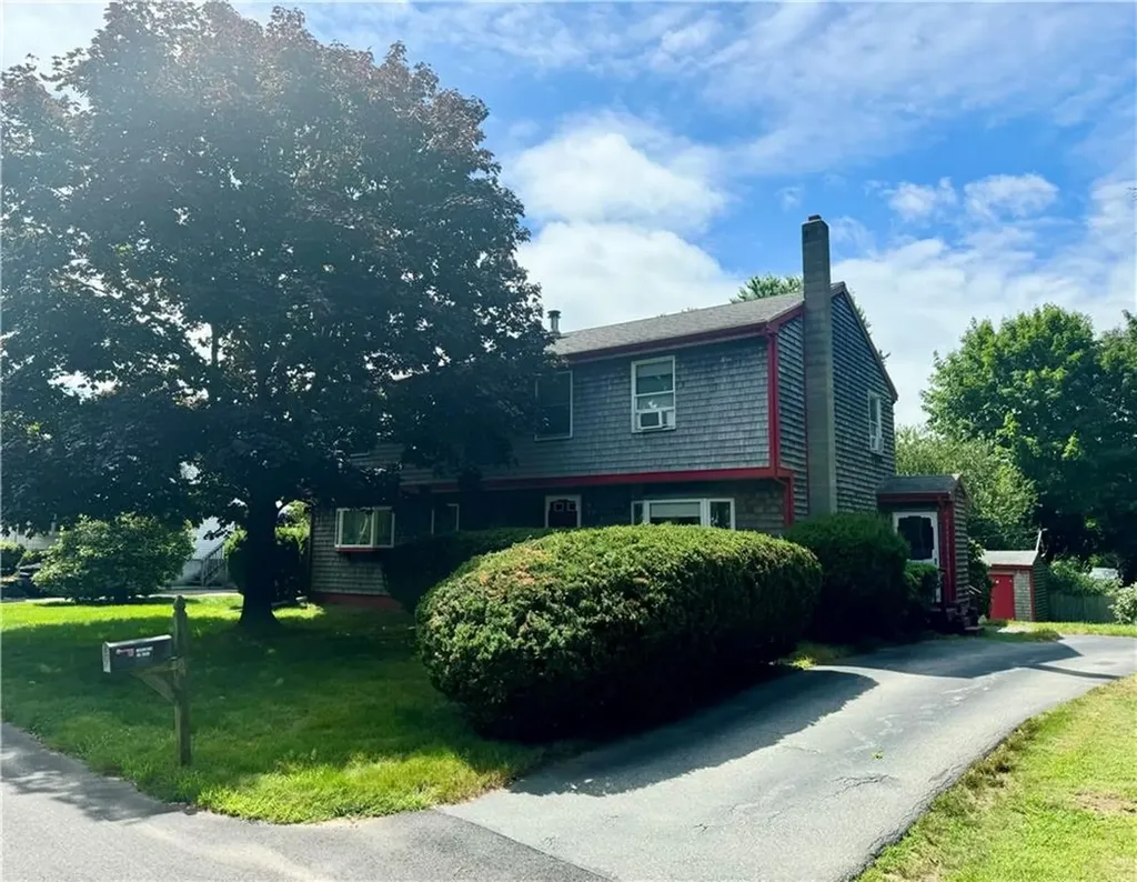 28 Carl Drive Tiverton RI 02878