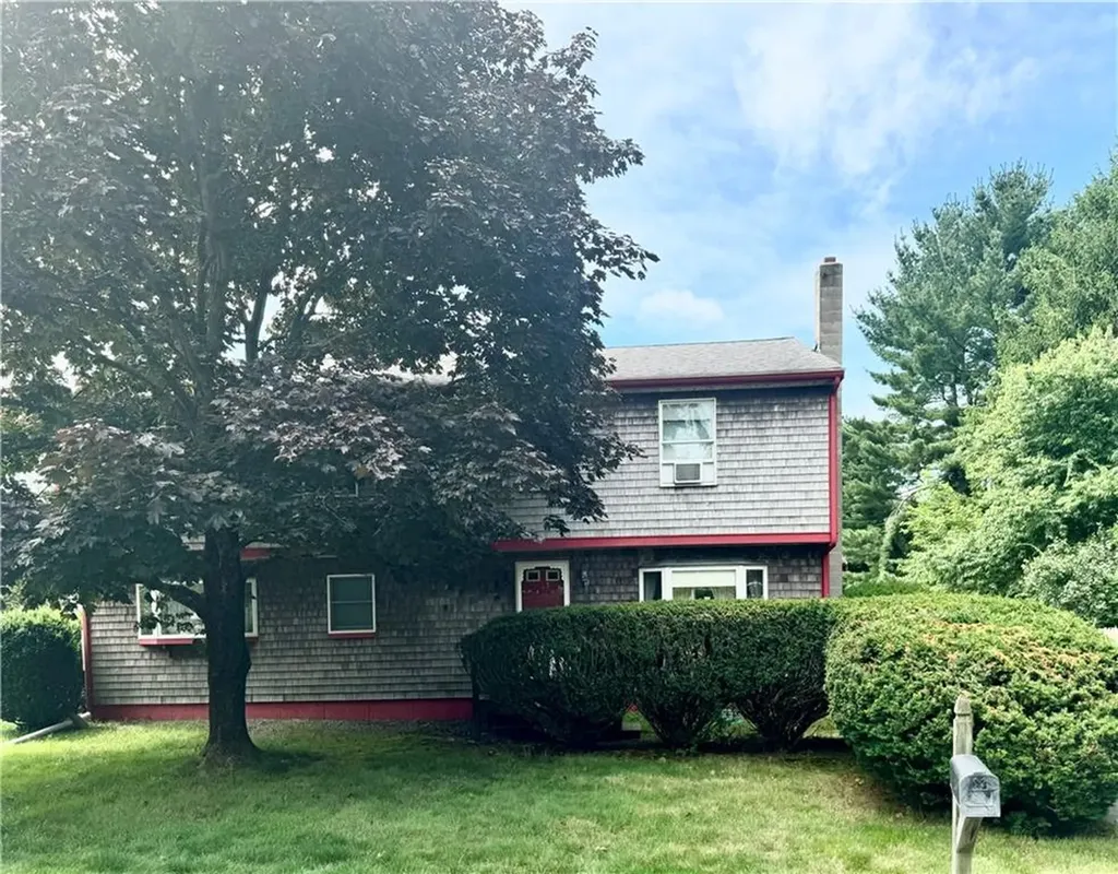 28 Carl Drive Tiverton RI 02878