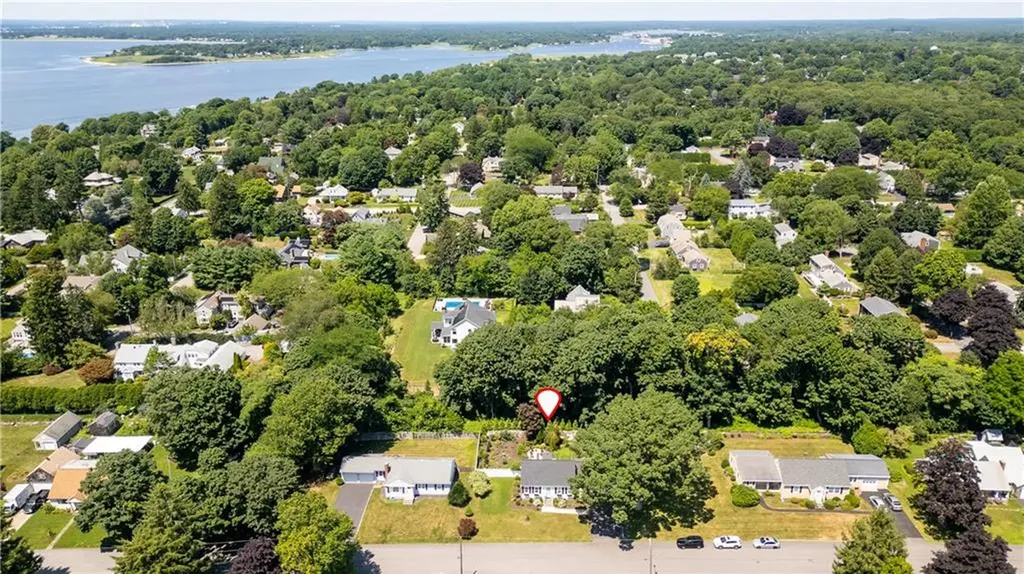 43 Greylock Road Bristol RI 02809