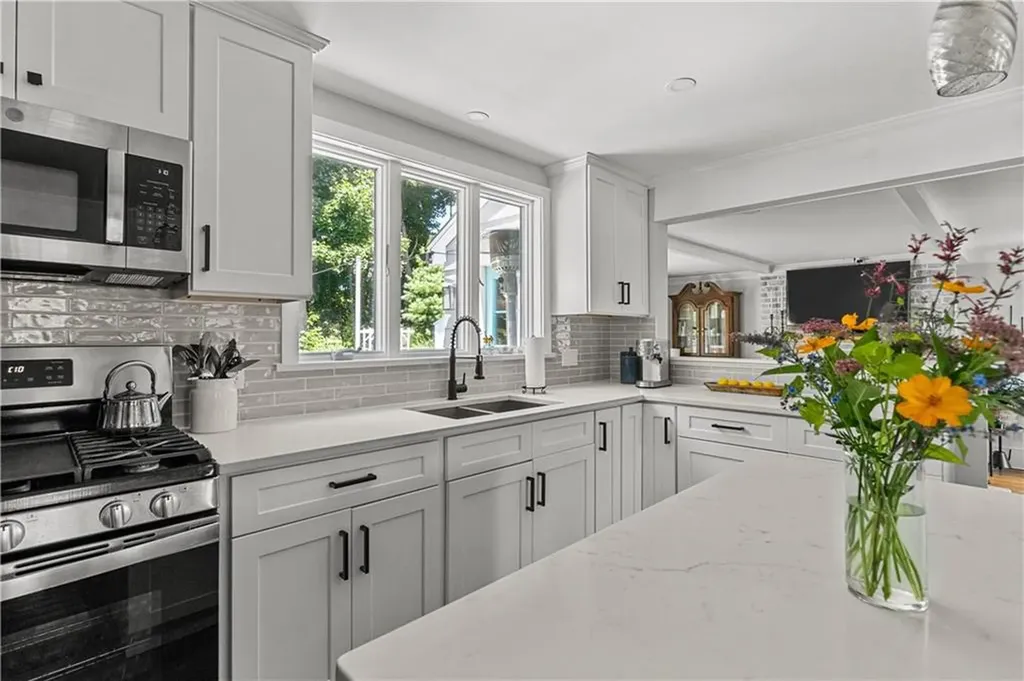 43 Greylock Road Bristol RI 02809