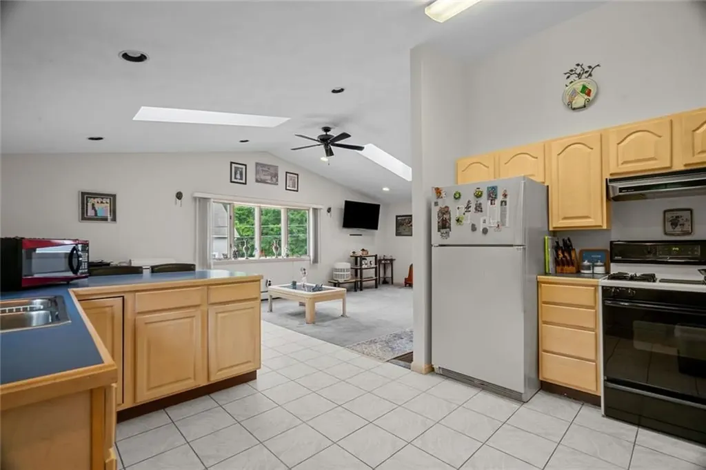 50 52 Pleasant Street West Warwick RI 02893