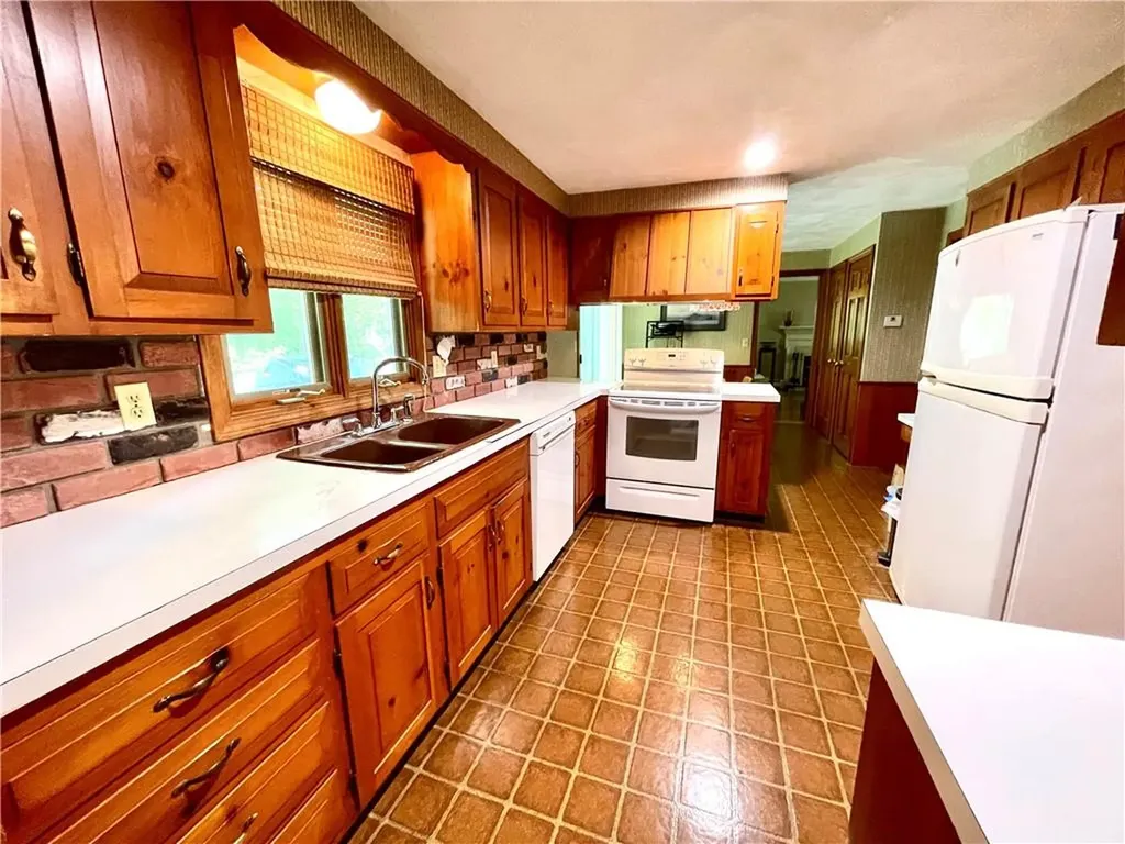 973 North Main Road Jamestown RI 02835