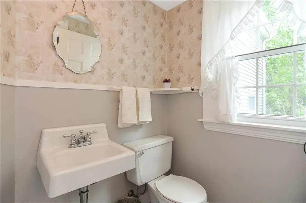 443 Victory Highway North Smithfield RI 02896