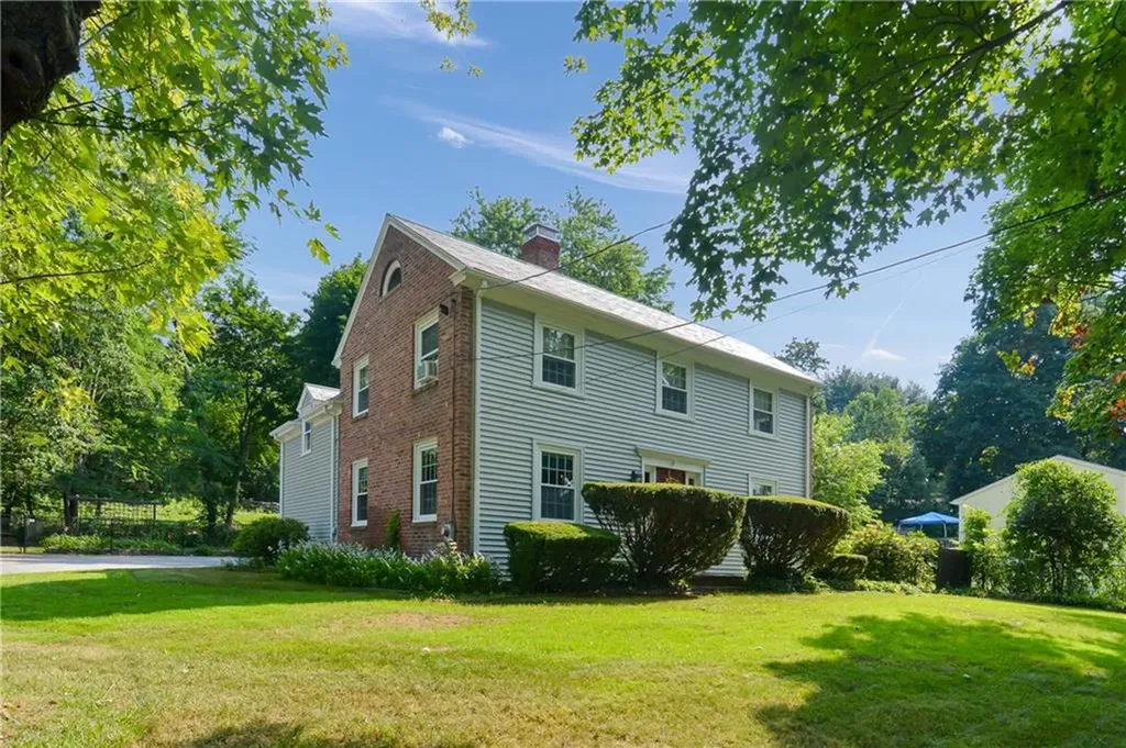 443 Victory Highway North Smithfield RI 02896