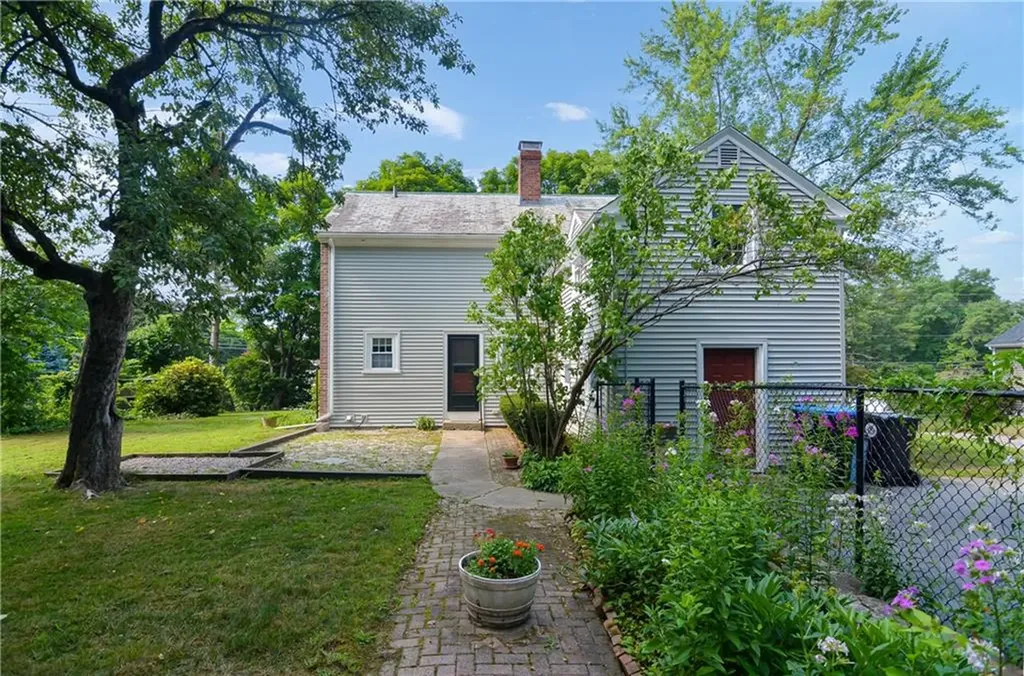 443 Victory Highway North Smithfield RI 02896