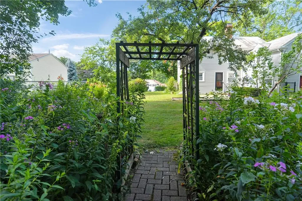 443 Victory Highway North Smithfield RI 02896