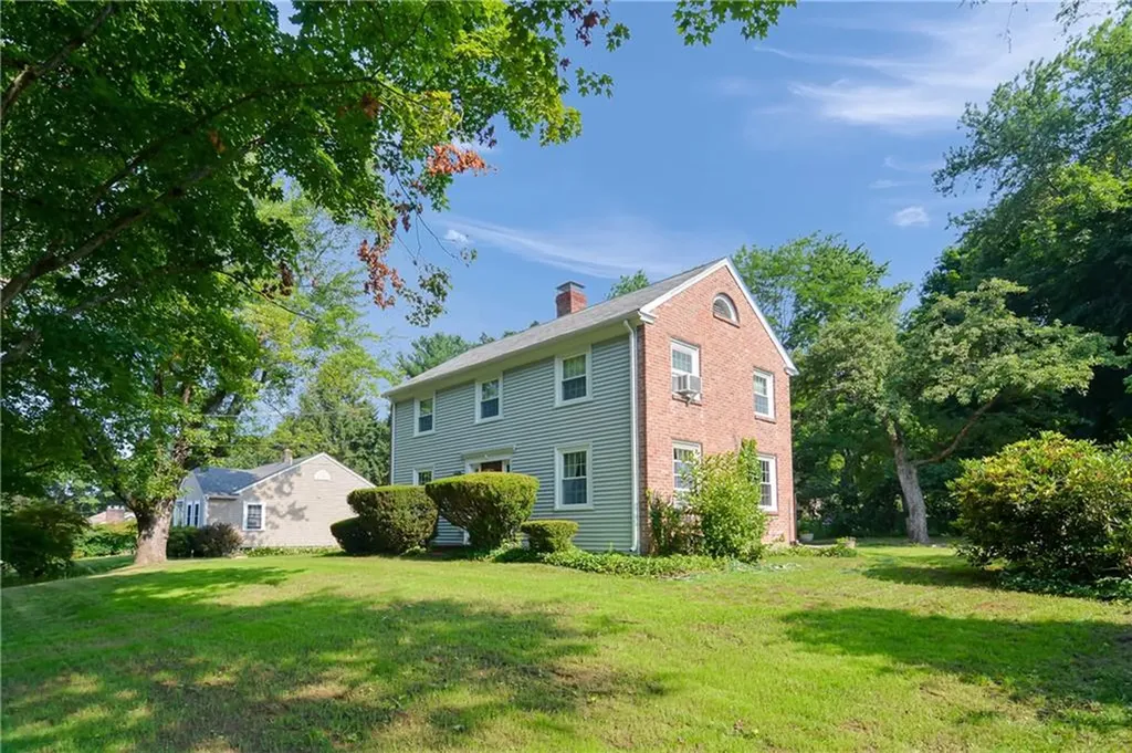443 Victory Highway North Smithfield RI 02896