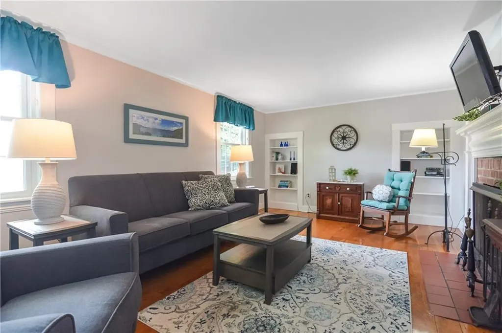443 Victory Highway North Smithfield RI 02896