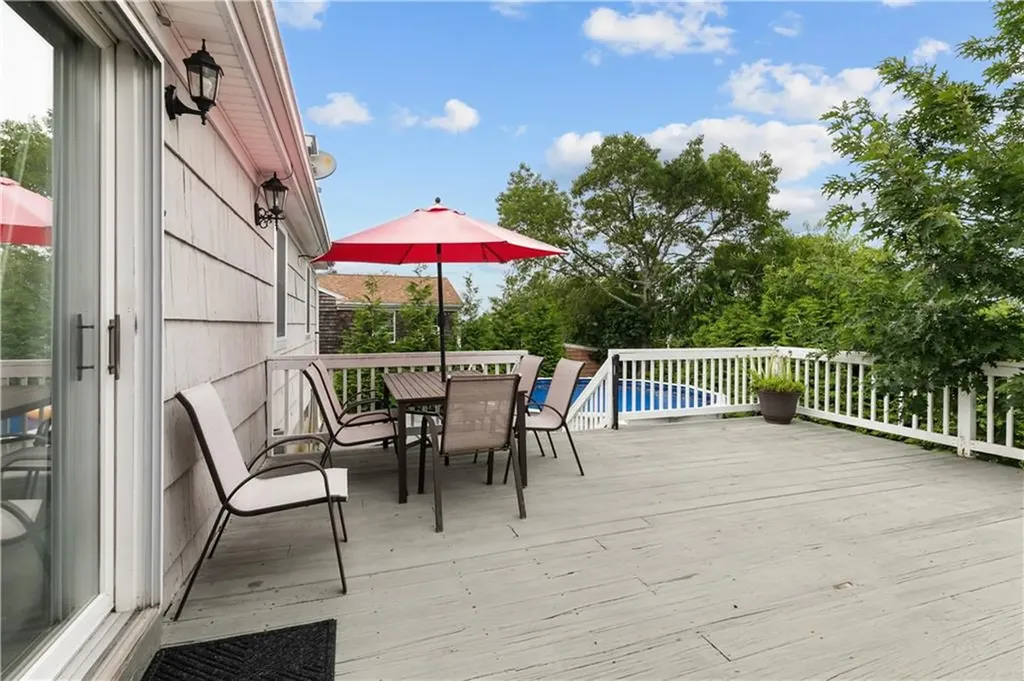15 Balsam Avenue Middletown RI 02842