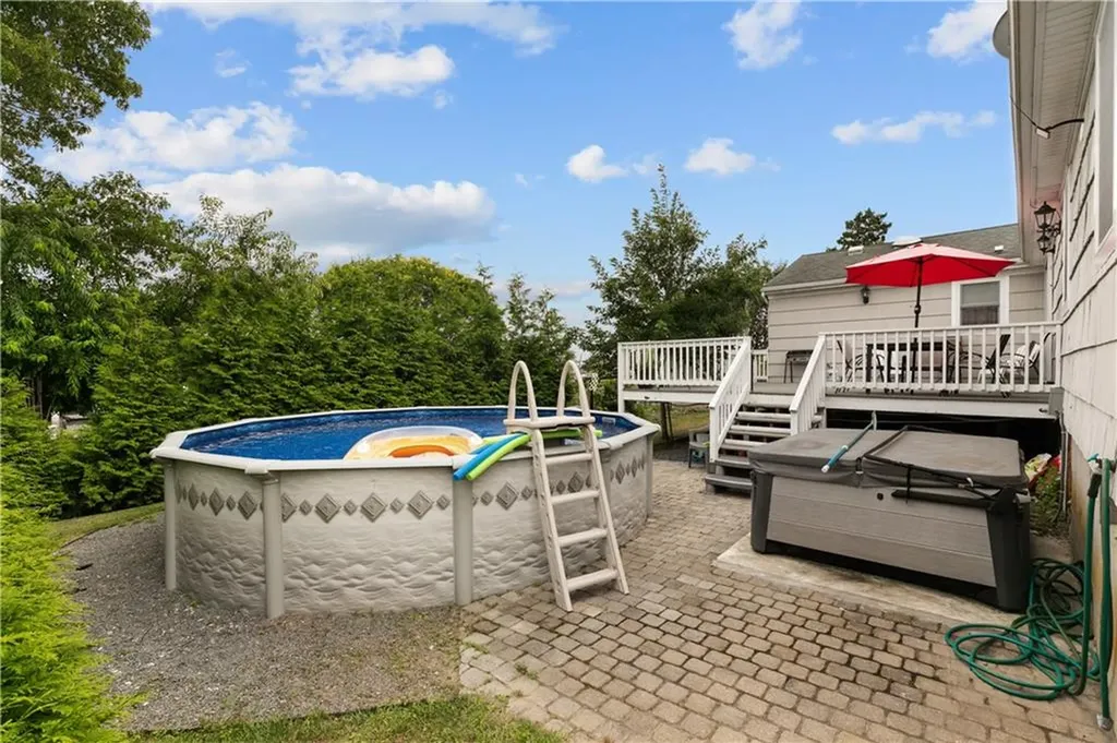 15 Balsam Avenue Middletown RI 02842