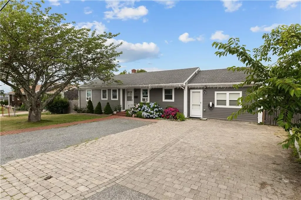 15 Balsam Avenue Middletown RI 02842