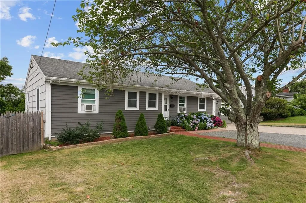 15 Balsam Avenue Middletown RI 02842