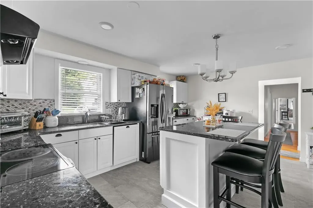 15 Balsam Avenue Middletown RI 02842
