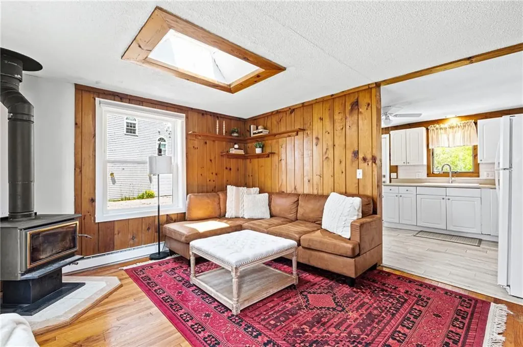 74 Lawrence Court Tiverton RI 02878