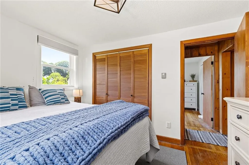 74 Lawrence Court Tiverton RI 02878