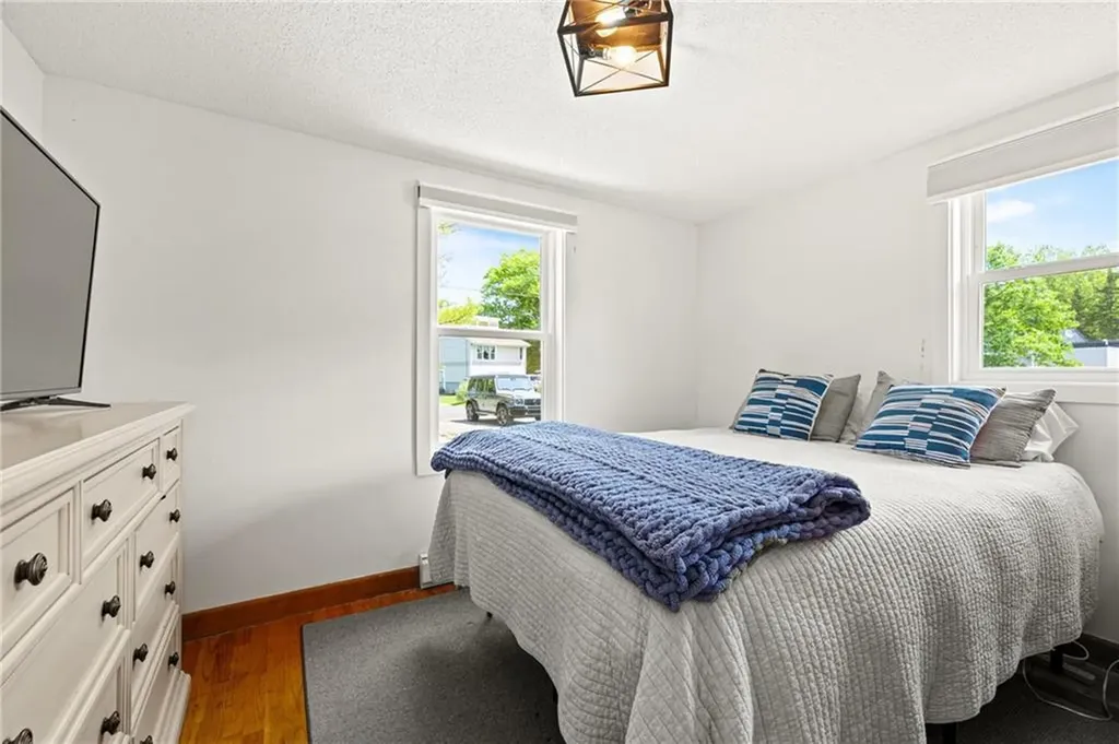 74 Lawrence Court Tiverton RI 02878